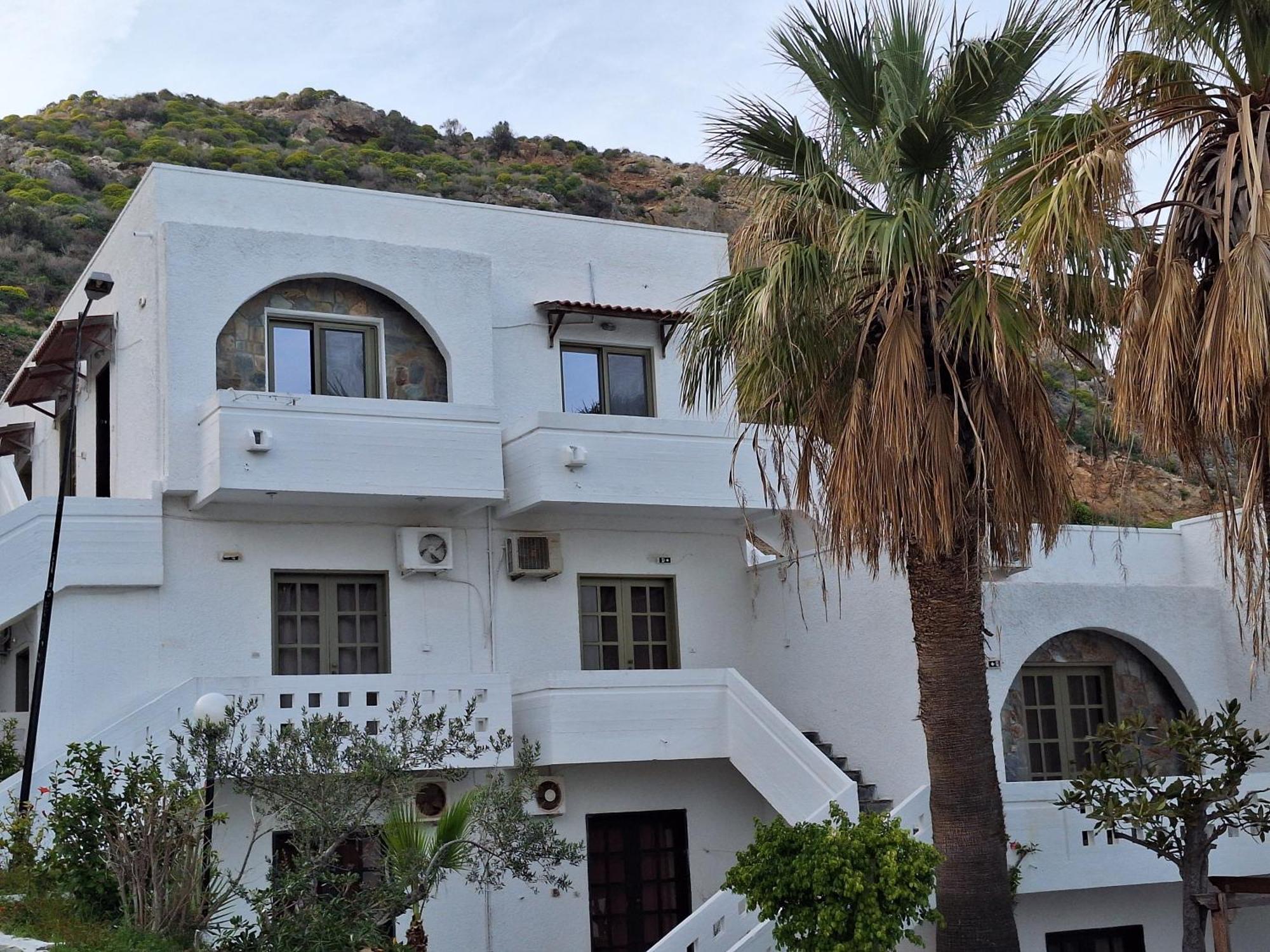 Delfini Apartments Kissamos Bagian luar foto